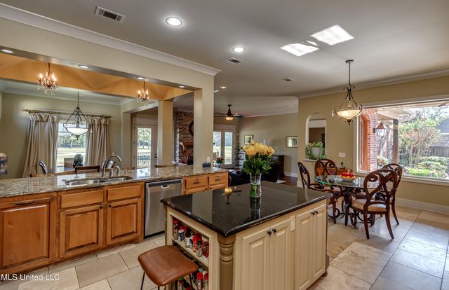 132 Woodlands Glen Circle, Brandon, MS 39047