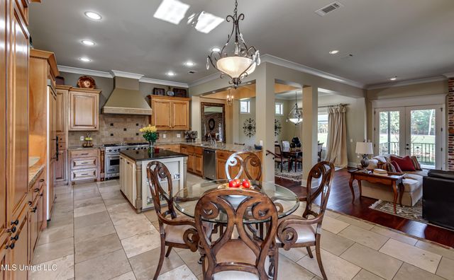 132 Woodlands Glen Circle, Brandon, MS 39047