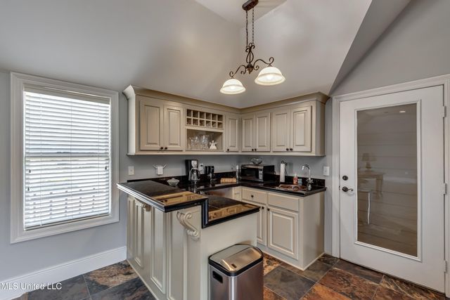 132 Woodlands Glen Circle, Brandon, MS 39047