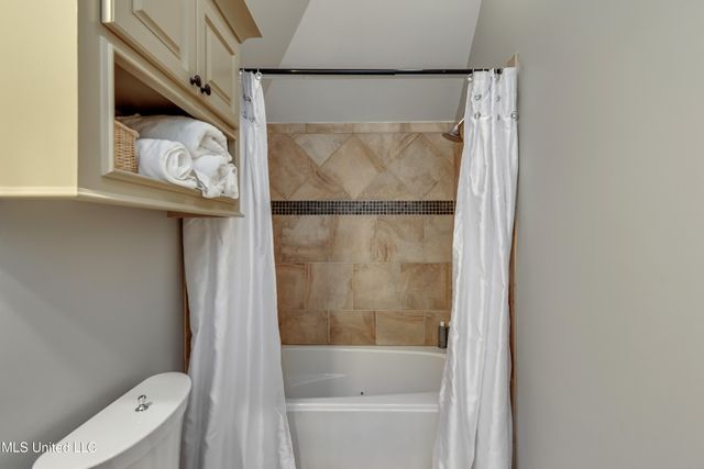 132 Woodlands Glen Circle, Brandon, MS 39047