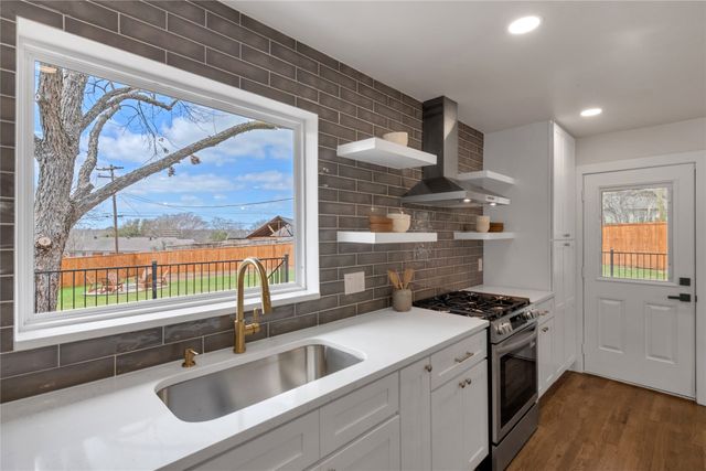 3155 Chamness Court, Haltom City, TX 76117