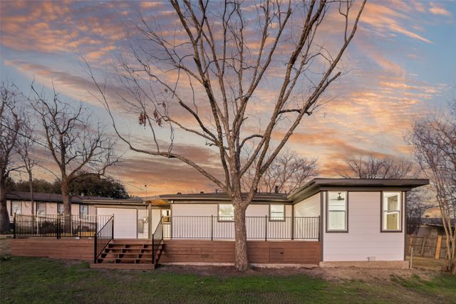 3155 Chamness Court, Haltom City, TX 76117