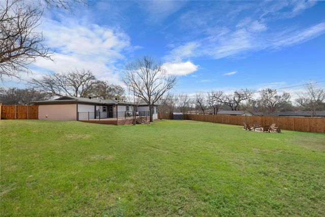 3155 Chamness Court, Haltom City, TX 76117