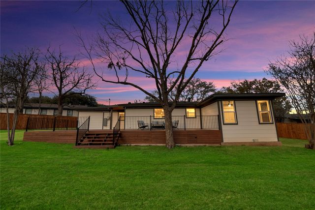 3155 Chamness Court, Haltom City, TX 76117