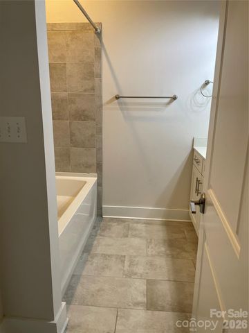 935 Mcalway Road 303, Charlotte, NC 28211