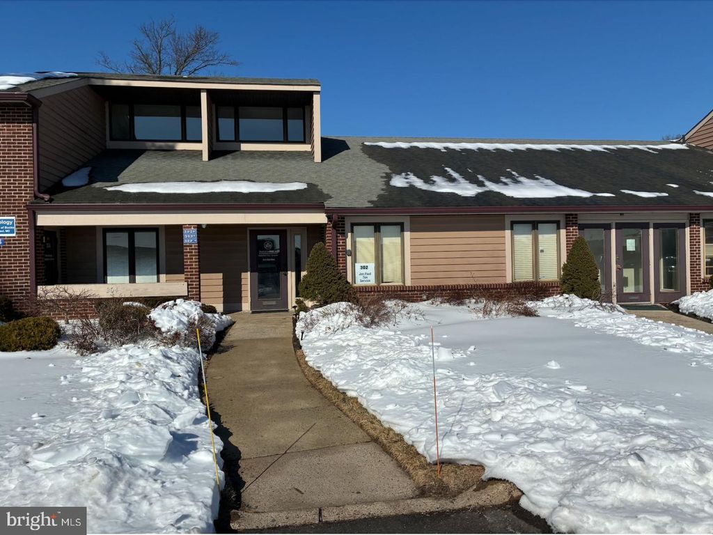 174 MIDDLETOWN BLVD #301, LANGHORNE, PA 19047 — exterior