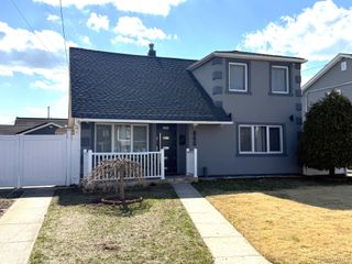 865 Grand Boulevard, Westbury, NY 11590
