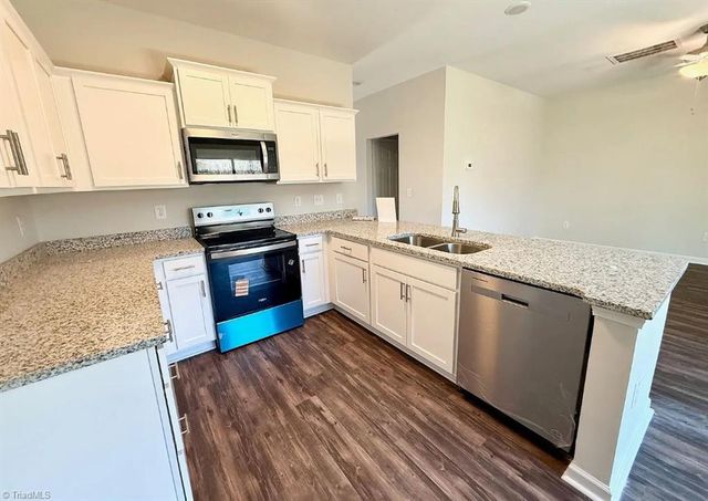 1122 Brooksridge Way, Whitsett, NC 27377