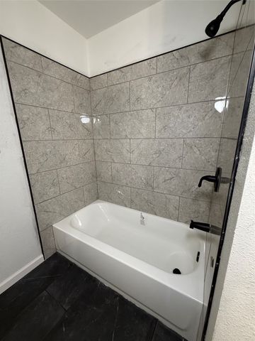 5821 Mccart Avenue, Fort Worth, TX 76133