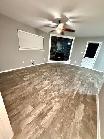 5821 Mccart Avenue, Fort Worth, TX 76133