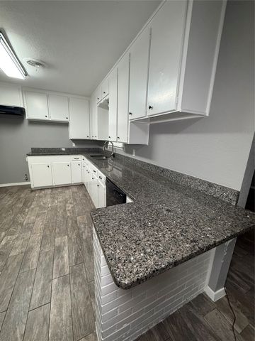 5821 Mccart Avenue, Fort Worth, TX 76133