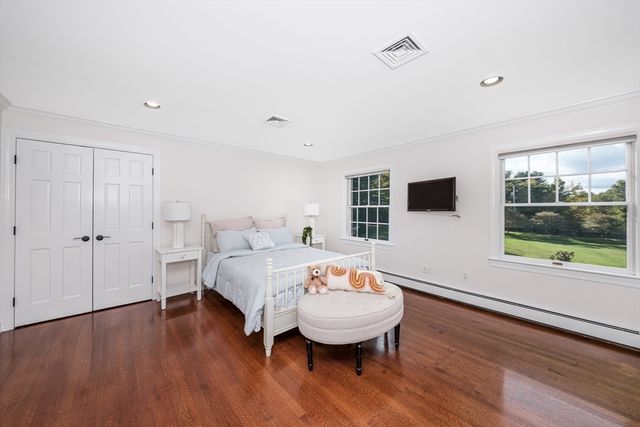 568 Wellesley St, Weston, MA 02493