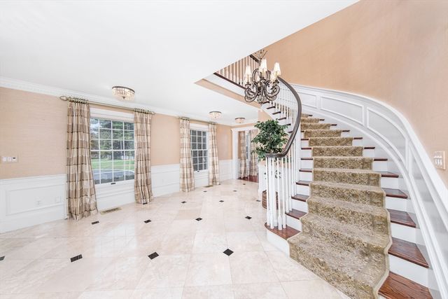 568 Wellesley St, Weston, MA 02493