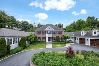 568 Wellesley St, Weston, MA 02493