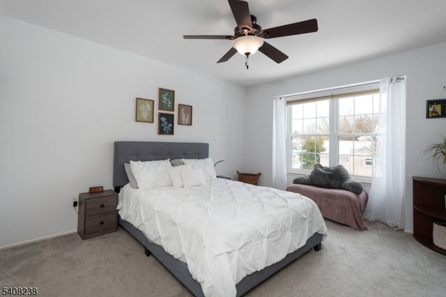 71 Avebury Pl, Franklin Twp., NJ 08873