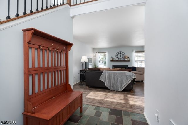 71 Avebury Pl, Franklin Twp., NJ 08873