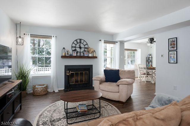 71 Avebury Pl, Franklin Twp., NJ 08873