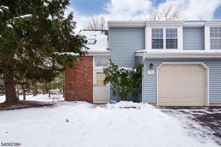 71 Avebury Pl, Franklin Twp., NJ 08873