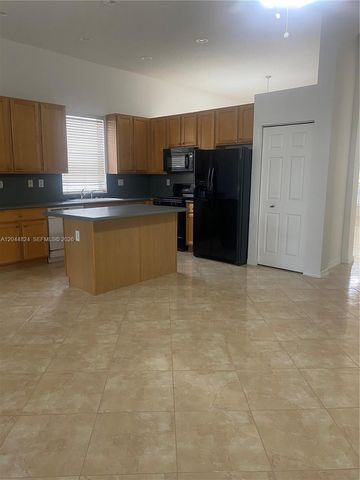 1315 NW 143rd Avenue 1315, Pembroke Pines, FL 33028