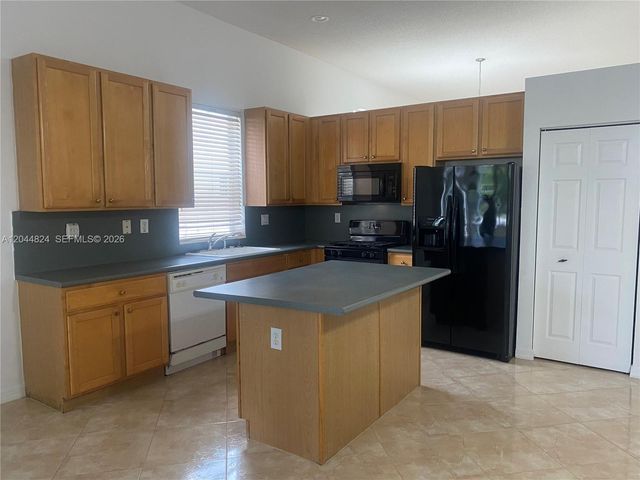 1315 NW 143rd Avenue 1315, Pembroke Pines, FL 33028