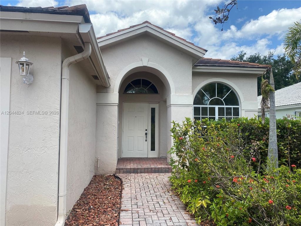 1315 NW 143rd Avenue 1315, Pembroke Pines, FL 33028