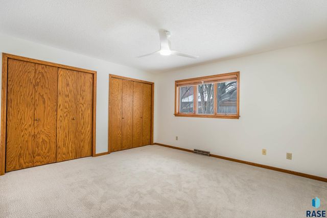 6101 W Sioux K Ct Court, Sioux Falls, SD 57106