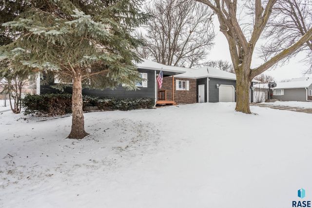 6101 W Sioux K Ct Court, Sioux Falls, SD 57106