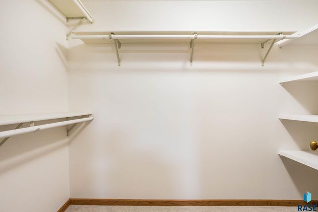 6101 W Sioux K Ct Court, Sioux Falls, SD 57106