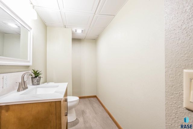 6101 W Sioux K Ct Court, Sioux Falls, SD 57106