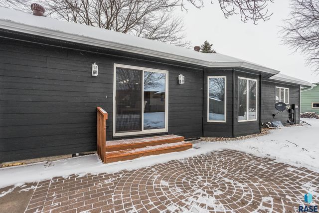 6101 W Sioux K Ct Court, Sioux Falls, SD 57106