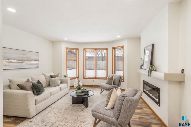 6101 W Sioux K Ct Court, Sioux Falls, SD 57106