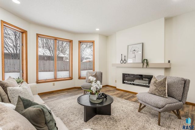 6101 W Sioux K Ct Court, Sioux Falls, SD 57106