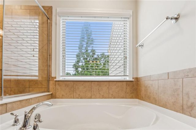 1514 Woodbridge NE Way, Atlanta, GA 30329