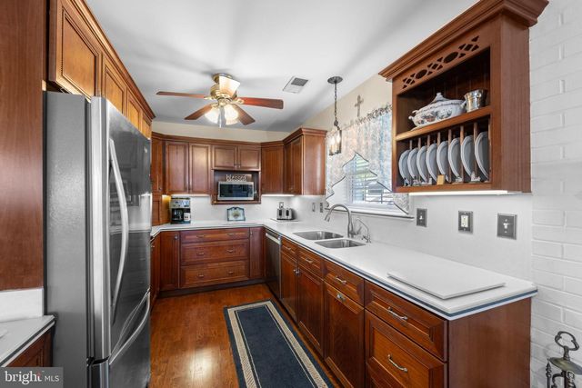 3685 1ST AVE, Edgewater, MD 21037