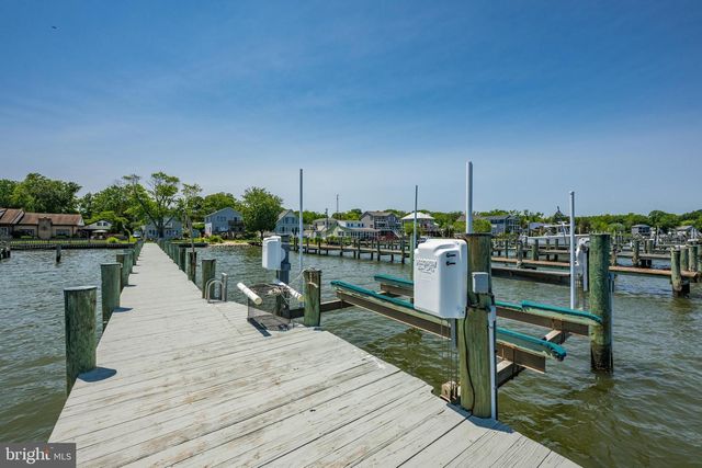 3685 1ST AVE, Edgewater, MD 21037