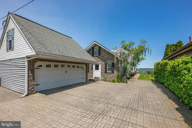 3685 1ST AVE, Edgewater, MD 21037