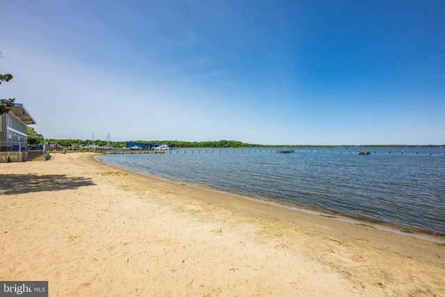 3685 1ST AVE, Edgewater, MD 21037