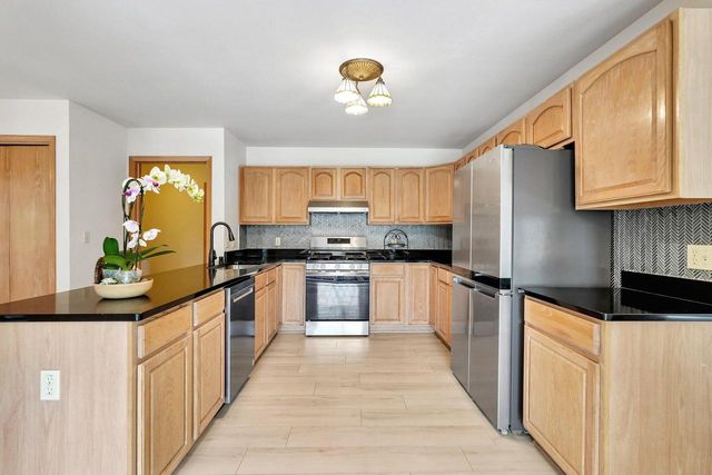 8108 East Ridge DRIVE, Pleasant Prairie, WI 53158