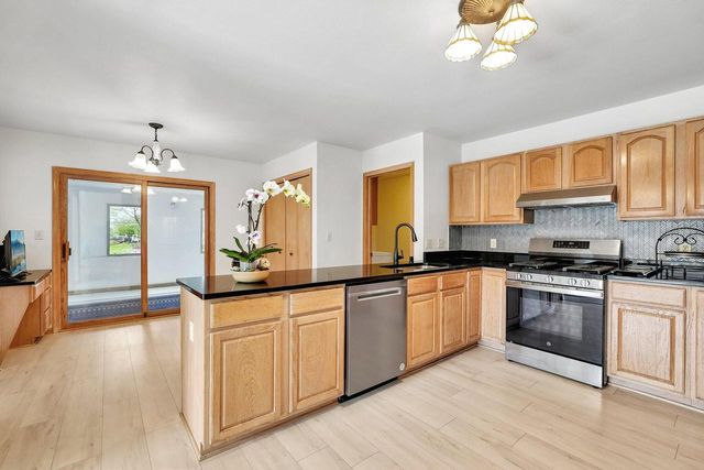 8108 East Ridge DRIVE, Pleasant Prairie, WI 53158