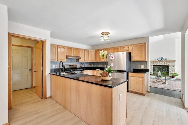 8108 East Ridge DRIVE, Pleasant Prairie, WI 53158