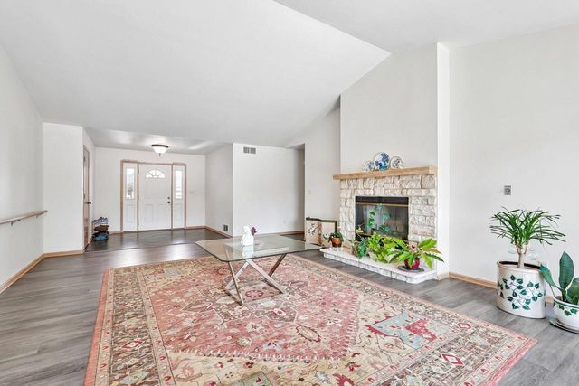 8108 East Ridge DRIVE, Pleasant Prairie, WI 53158