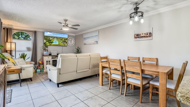 4005 VILLAGE Drive A, Delray Beach, FL 33445