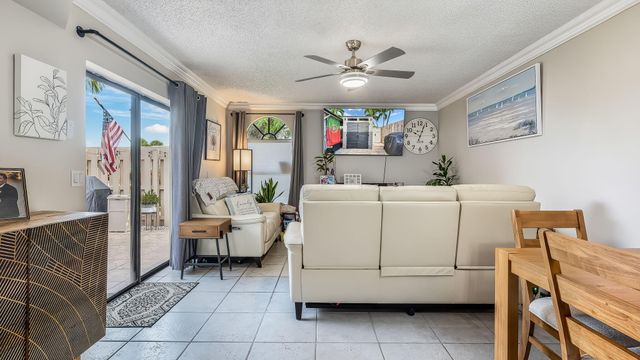 4005 VILLAGE Drive A, Delray Beach, FL 33445