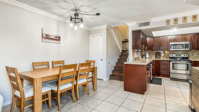 4005 VILLAGE Drive A, Delray Beach, FL 33445