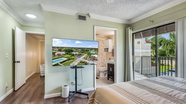 4005 VILLAGE Drive A, Delray Beach, FL 33445
