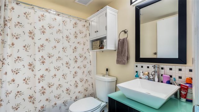 4005 VILLAGE Drive A, Delray Beach, FL 33445