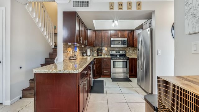 4005 VILLAGE Drive A, Delray Beach, FL 33445