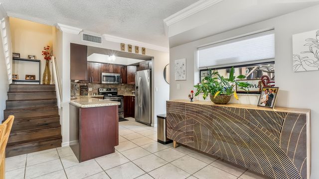 4005 VILLAGE Drive A, Delray Beach, FL 33445