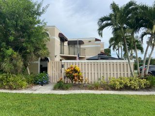 4005 VILLAGE Drive A, Delray Beach, FL 33445