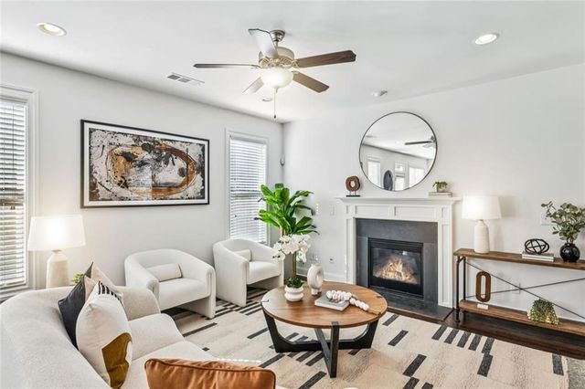 1632 Drew NW Drive, Atlanta, GA 30318